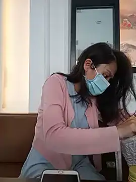 Snapshot of Hera_hera chatting on January 1, 2025, 9:28 am Hera hera online show from January 1, 2025, 9:28 am