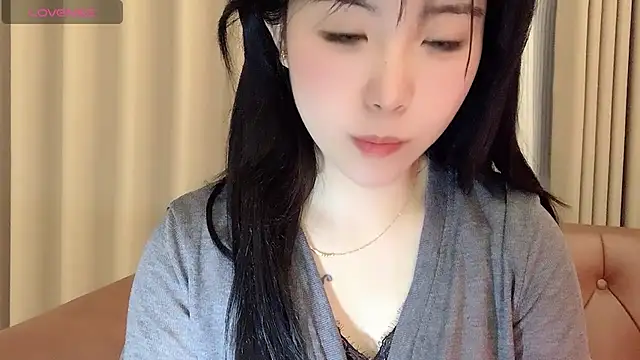 NickiBloom online show from February 8, 2025, 12:28 pm