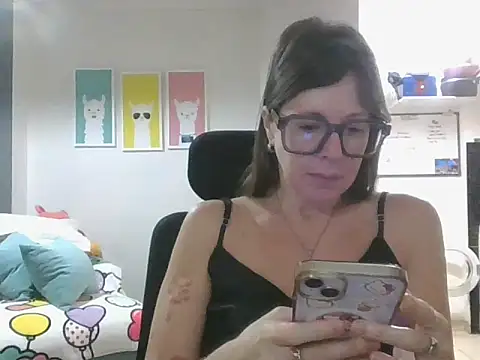 Snapshot of Calentandote chatting on May 5, 2026, 8:44 am Calentandote online show from May 5, 2026, 8:44 am