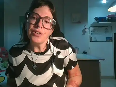 Snapshot of Calentandote chatting on May 23, 2026, 8:51 am Calentandote online show from May 23, 2026, 8:51 am