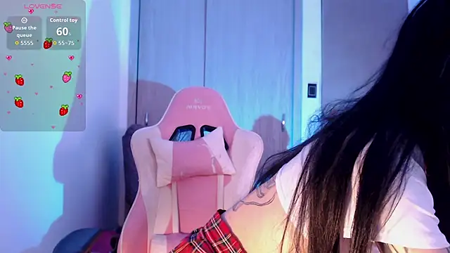 Alicedangerrr online show from October 8, 2025, 9:34 pm