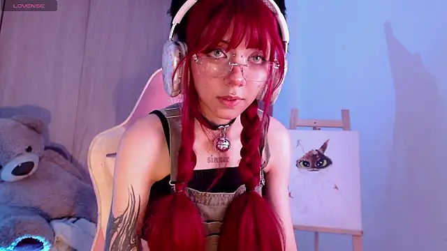 Alicedangerrr online show from October 17, 2025, 4:59 am