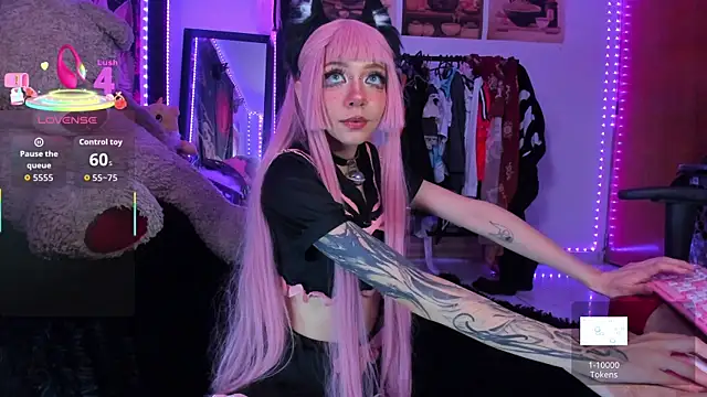 Alicedangerrr online show from May 15, 2026, 5:47 am