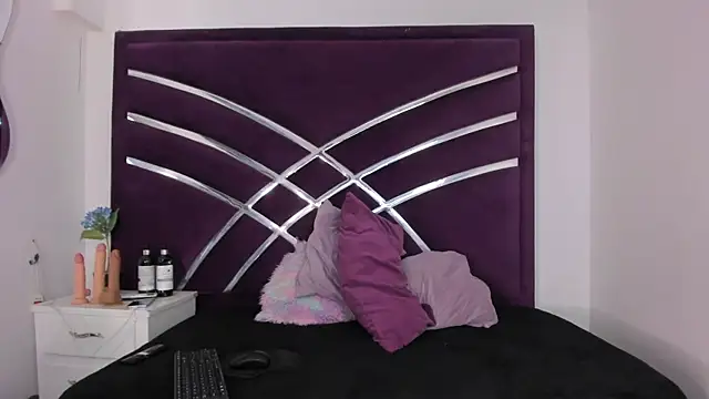 Snapshot of MaiteHT chatting on November 9, 2025, 9:02 pm MaiteHT online show from November 9, 2025, 9:02 pm