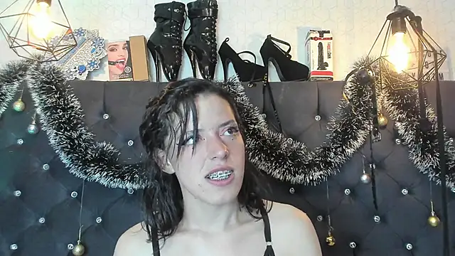 Vannesa gomezz online show from December 17, 2024, 6:56 am