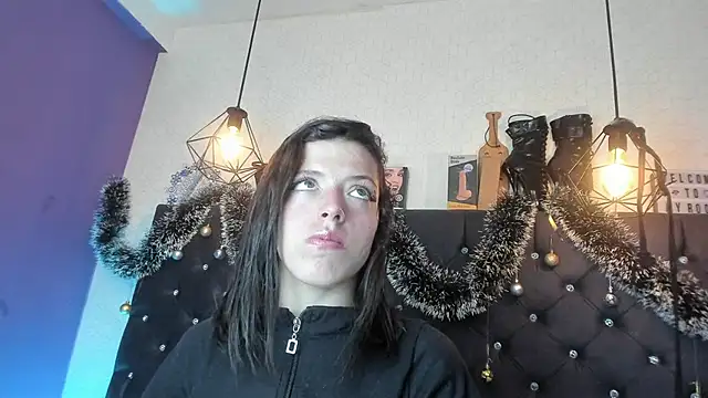 Vannesa gomezz online show from December 28, 2024, 7:01 pm