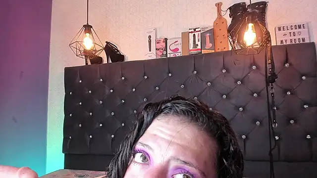 Vannesa gomezz online show from February 1, 2025, 6:51 pm