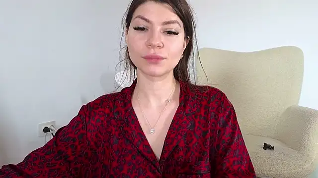Jullyenn3 online show from January 6, 2025, 2:03 pm