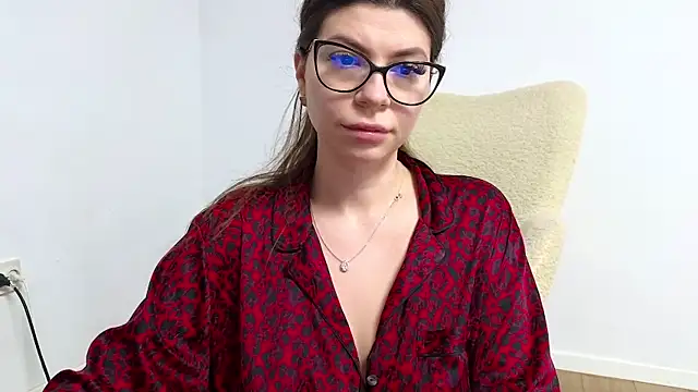 Jullyenn3 online show from January 21, 2025, 3:54 pm
