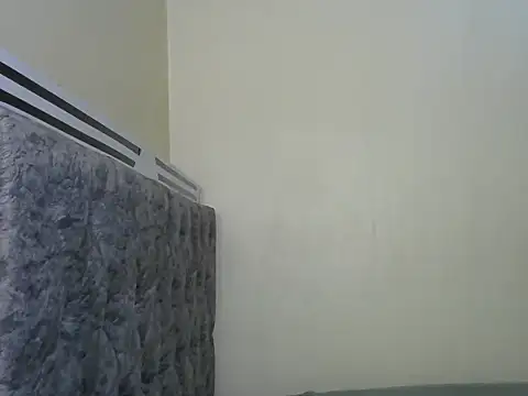 Snapshot of Little_miss_charming chatting on December 27, 2024, 6:20 pm Little miss charming online show from December 27, 2024, 6:20 pm