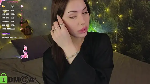 Mary Walker online show from December 22, 2025, 1:13 am