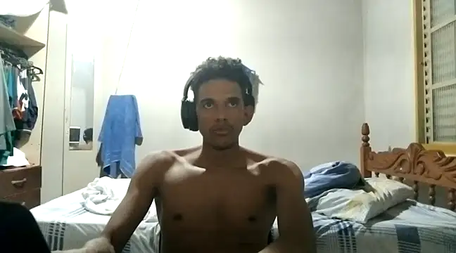 Snapshot of RenziTatte chatting on December 21, 2024, 12:09 am RenziTatte online show from December 21, 2024, 12:09 am