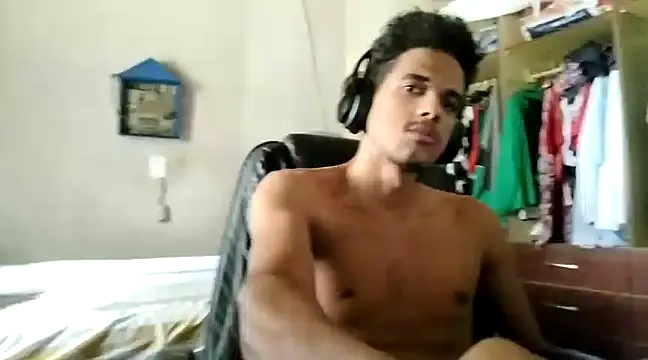 Snapshot of RenziTatte chatting on January 7, 2025, 5:42 pm RenziTatte online show from January 7, 2025, 5:42 pm