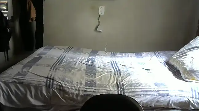 Snapshot of RenziTatte chatting on March 5, 2025, 2:23 pm RenziTatte online show from March 5, 2025, 2:23 pm