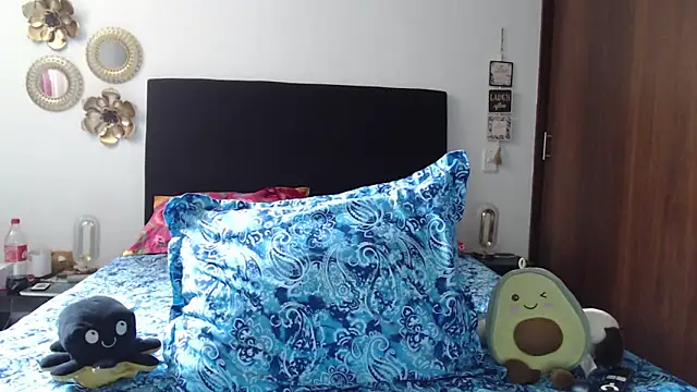 TatianaMonteross online show from November 7, 2025, 4:18 pm