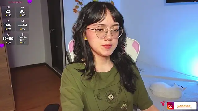 suzumi   online show from January 23, 2025, 6:39 am