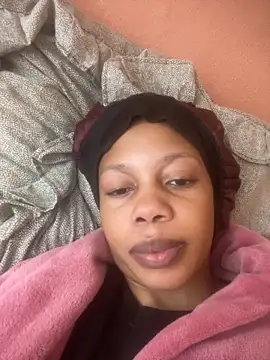 NAUGHTYSHALOTXX online show from November 3, 2025, 1:01 pm