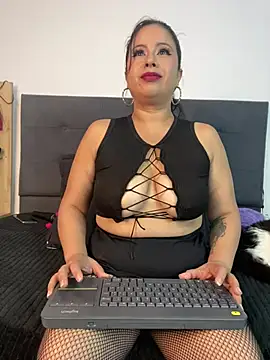 Leahstonee2 online show from January 31, 2025, 11:03 pm