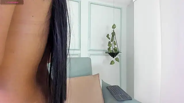 morganlake  online show from February 27, 2025, 3:47 am