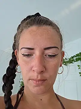 Snapshot of Sapphir3xoxo chatting on June 18, 2026, 12:53 pm Sapphir3xoxo online show from June 18, 2026, 12:53 pm