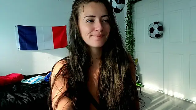 Snapshot of Sapphir3xoxo chatting on July 5, 2026, 12:23 pm Sapphir3xoxo online show from July 5, 2026, 12:23 pm