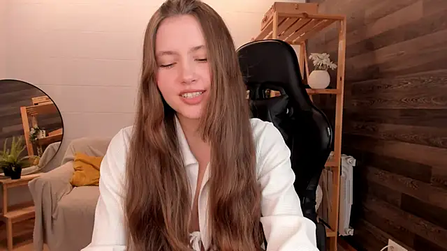 Snapshot of MaryannSoftt chatting on October 9, 2025, 3:32 pm MaryannSoftt online show from October 9, 2025, 3:32 pm