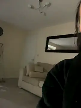 Snapshot of UKSYDNEYFOX chatting on September 24, 2025, 8:01 pm UKSYDNEYFOX online show from September 24, 2025, 8:01 pm