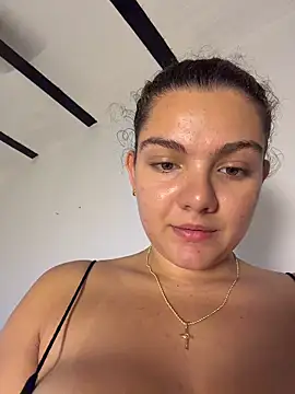 Snapshot of eva_y_marcelo chatting on May 14, 2026, 12:01 pm eva y marcelo online show from May 14, 2026, 12:01 pm