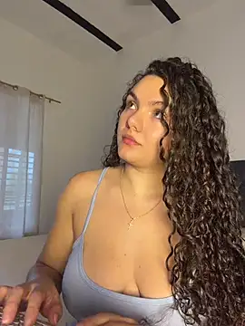 Snapshot of eva_y_marcelo chatting on June 18, 2026, 1:15 pm eva y marcelo online show from June 18, 2026, 1:15 pm