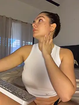 Snapshot of eva_y_marcelo chatting on June 20, 2026, 11:46 am eva y marcelo online show from June 20, 2026, 11:46 am