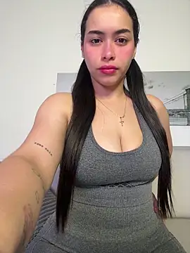 SophieRoyals online show from March 26, 2026, 12:33 pm