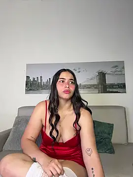 SophieRoyals online show from April 1, 2026, 12:50 pm