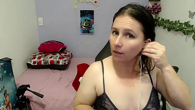 victoria jones online show from December 18, 2024, 7:52 pm