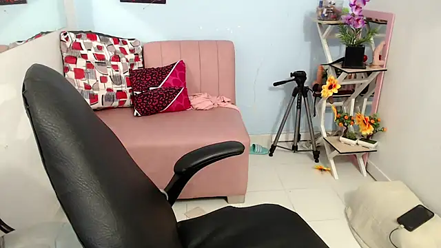 victoria jones online show from November 7, 2025, 3:34 pm