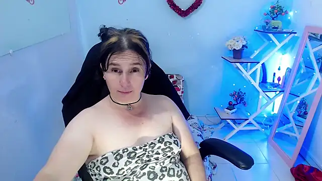 Snapshot of victoria_jones chatting on February 10, 2026, 2:21 pm victoria jones online show from February 10, 2026, 2:21 pm