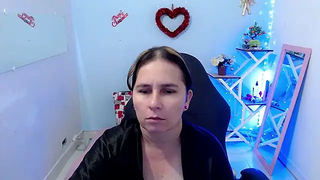 Snapshot of victoria_jones chatting on February 19, 2026, 2:46 pm victoria jones online show from February 19, 2026, 2:46 pm