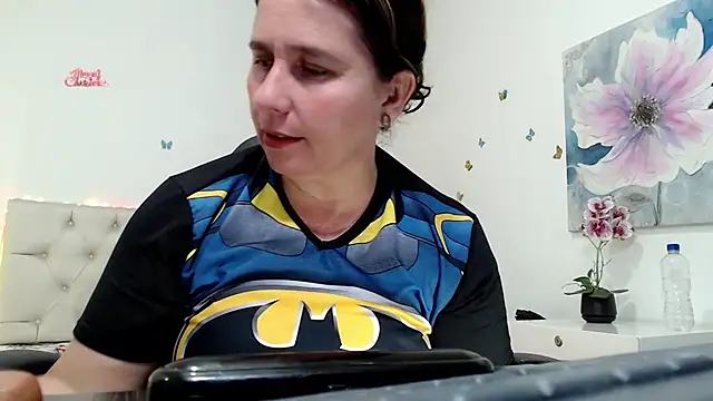 Snapshot of victoria_jones chatting on April 25, 2026, 1:41 pm victoria jones online show from April 25, 2026, 1:41 pm