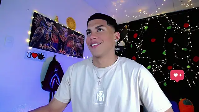 Snapshot of Damian_latinxxx chatting on January 7, 2025, 3:03 am Damian latinxxx online show from January 7, 2025, 3:03 am