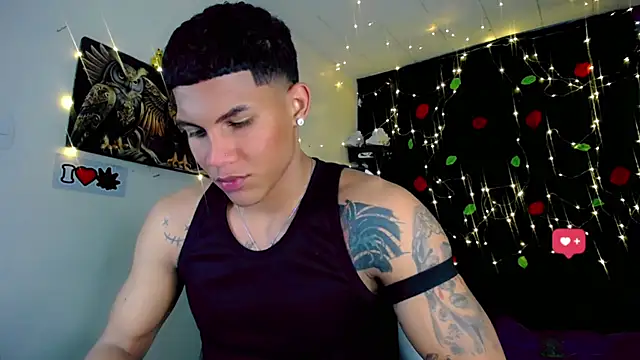 Snapshot of Damian_latinxxx chatting on January 8, 2025, 5:48 am Damian latinxxx online show from January 8, 2025, 5:48 am