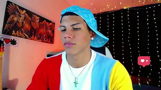 Snapshot of Damian_latinxxx chatting on January 11, 2025, 8:33 am Damian latinxxx online show from January 11, 2025, 8:33 am