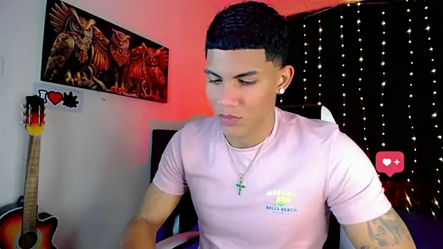 Snapshot of Damian_latinxxx chatting on January 12, 2025, 3:39 am Damian latinxxx online show from January 12, 2025, 3:39 am