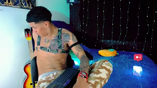 Snapshot of Damian_latinxxx chatting on January 12, 2025, 6:49 am Damian latinxxx online show from January 12, 2025, 6:49 am