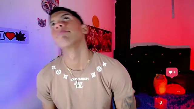 Snapshot of Damian_latinxxx chatting on January 15, 2025, 5:19 am Damian latinxxx online show from January 15, 2025, 5:19 am