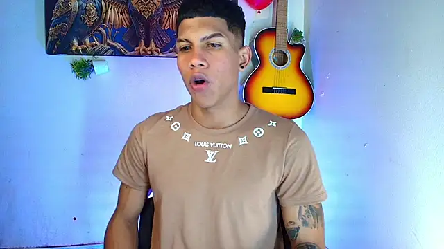 Snapshot of Damian_latinxxx chatting on February 15, 2025, 9:16 am Damian latinxxx online show from February 15, 2025, 9:16 am