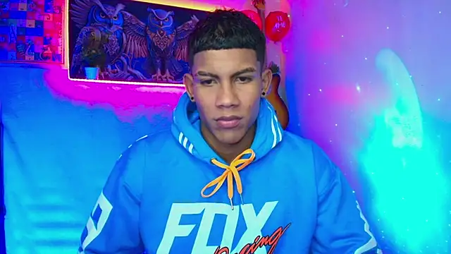 Snapshot of Damian_latinxxx chatting on February 16, 2025, 10:10 pm Damian latinxxx online show from February 16, 2025, 10:10 pm