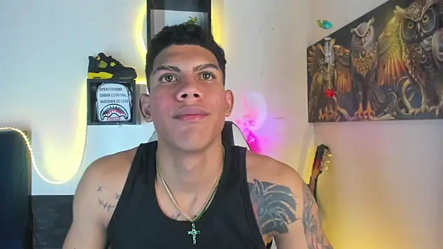 Snapshot of Damian_latinxxx chatting on February 18, 2025, 5:53 am Damian latinxxx online show from February 18, 2025, 5:53 am