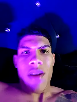 Snapshot of Damian_latinxxx chatting on February 21, 2025, 11:01 am Damian latinxxx online show from February 21, 2025, 11:01 am