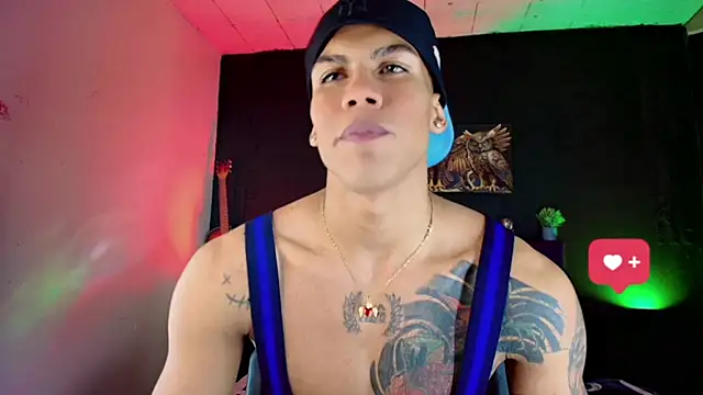 Snapshot of Damian_latinxxx chatting on February 26, 2025, 6:04 am Damian latinxxx online show from February 26, 2025, 6:04 am