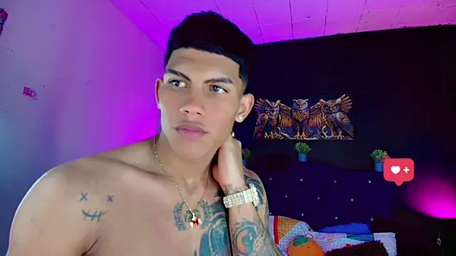 Snapshot of Damian_latinxxx chatting on February 28, 2025, 3:04 am Damian latinxxx online show from February 28, 2025, 3:04 am