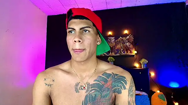 Snapshot of Damian_latinxxx chatting on March 4, 2025, 3:00 am Damian latinxxx online show from March 4, 2025, 3:00 am